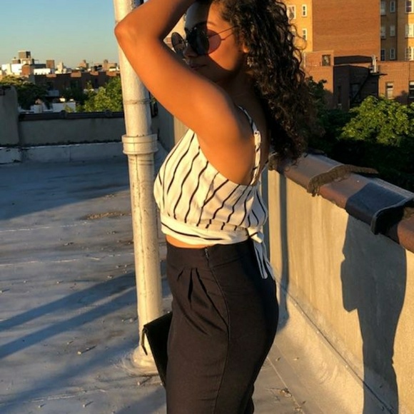 Striped Tie Back Crop Top - Picture 5 of 5